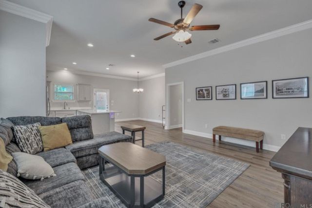 7248 Kenilworth Crossing Ave, Baton Rouge, LA 70820