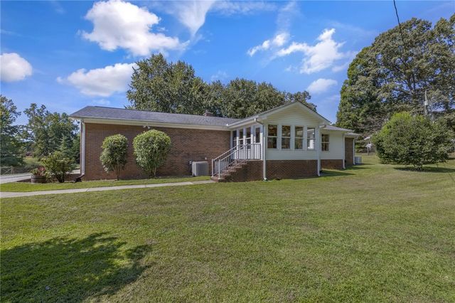 316 Mountain Estates Road, Pickens, SC 29671