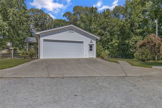 316 Mountain Estates Road, Pickens, SC 29671