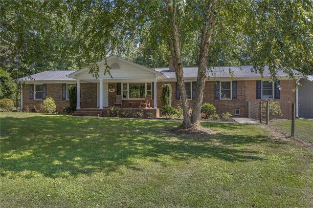 316 Mountain Estates Road, Pickens, SC 29671