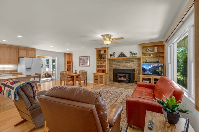 316 Mountain Estates Road, Pickens, SC 29671