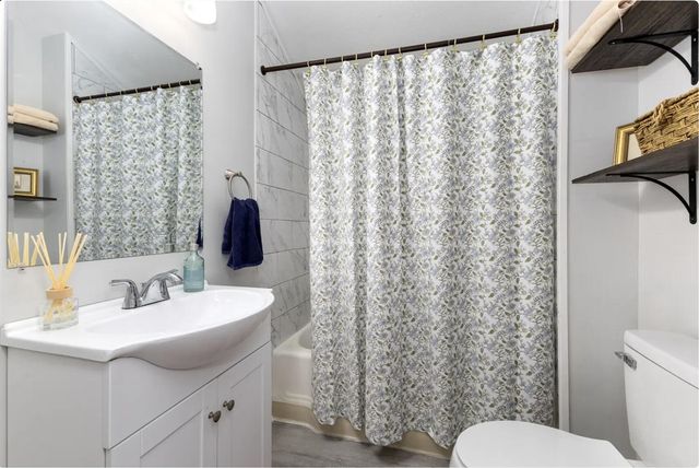 1004 Crosby Street, Grand Rapids, MI 49504