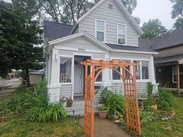 1004 Crosby Street, Grand Rapids, MI 49504