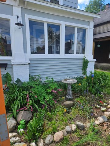 1004 Crosby Street, Grand Rapids, MI 49504