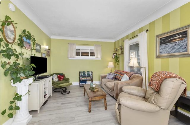 1004 Crosby Street, Grand Rapids, MI 49504