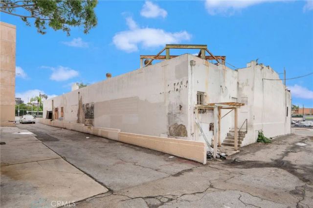 317 S La Brea, Inglewood, CA 90301