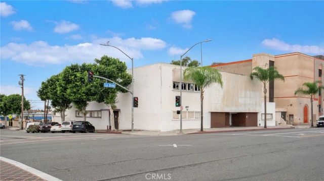 317 S La Brea, Inglewood, CA 90301