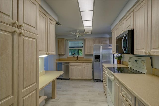3024 CHASE CIRCLE, Sarasota, FL 34231