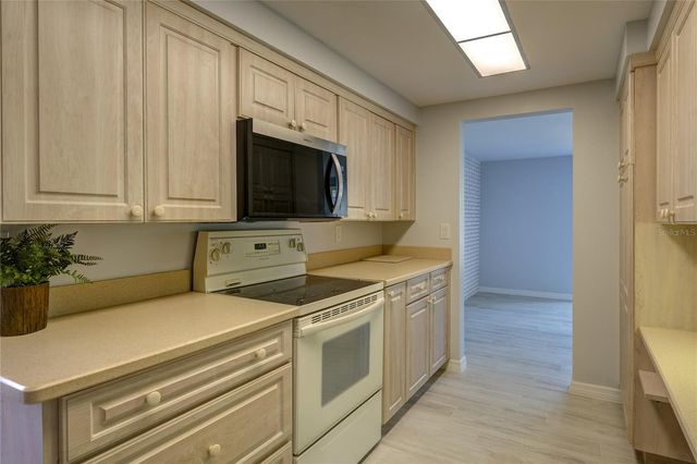 3024 CHASE CIRCLE, Sarasota, FL 34231