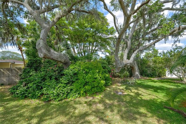 3024 CHASE CIRCLE, Sarasota, FL 34231