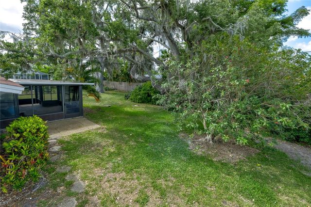 3024 CHASE CIRCLE, Sarasota, FL 34231