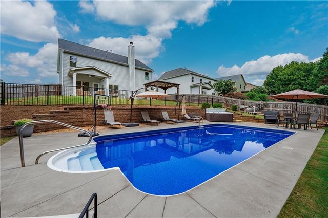 135 Cherokee Reserve Circle, Canton, GA 30115