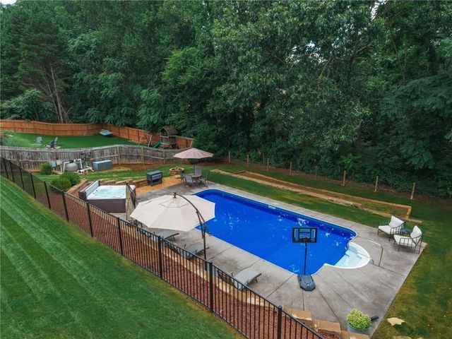 135 Cherokee Reserve Circle, Canton, GA 30115