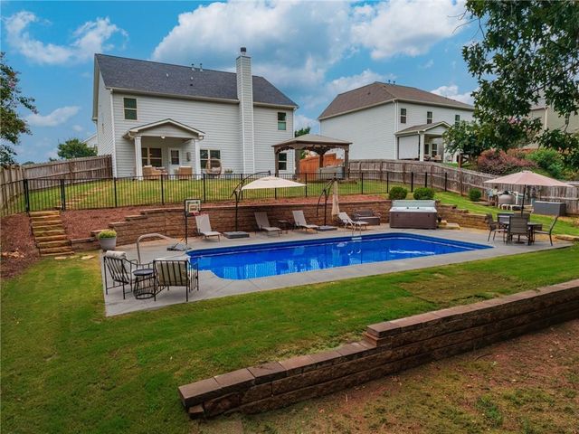135 Cherokee Reserve Circle, Canton, GA 30115