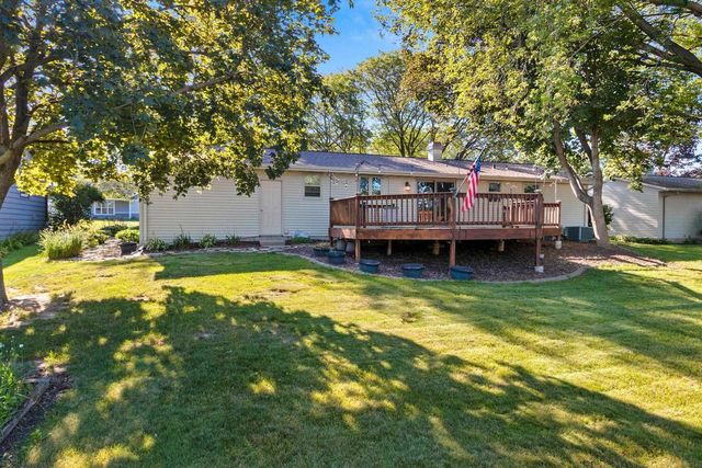 2766 BERKEN COURT, Green Bay, WI 54304