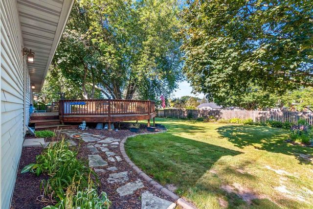 2766 BERKEN COURT, Green Bay, WI 54304