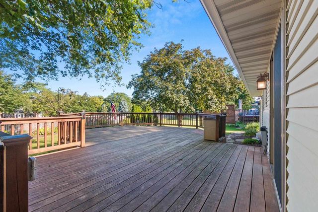 2766 BERKEN COURT, Green Bay, WI 54304