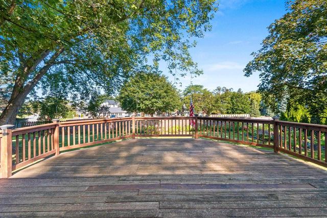2766 BERKEN COURT, Green Bay, WI 54304