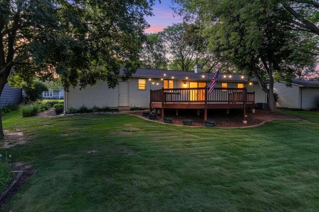 2766 BERKEN COURT, Green Bay, WI 54304