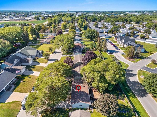 2766 BERKEN COURT, Green Bay, WI 54304