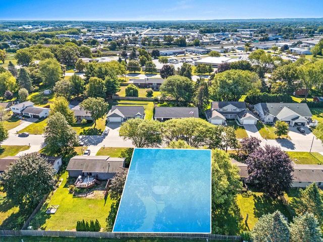 2766 BERKEN COURT, Green Bay, WI 54304