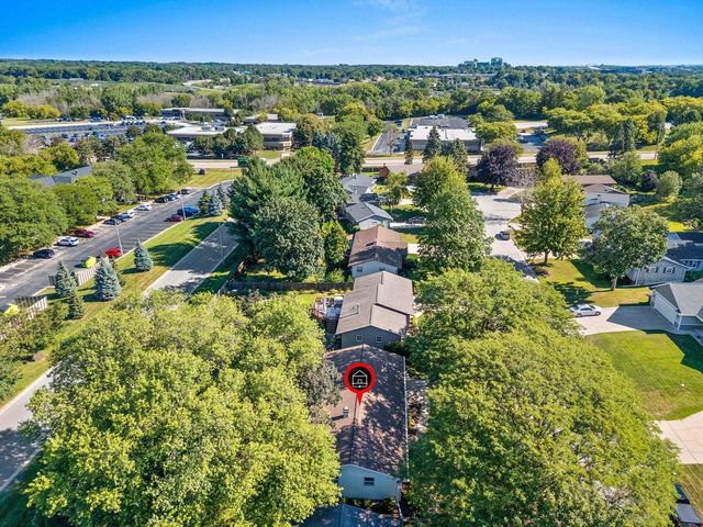 2766 BERKEN COURT, Green Bay, WI 54304
