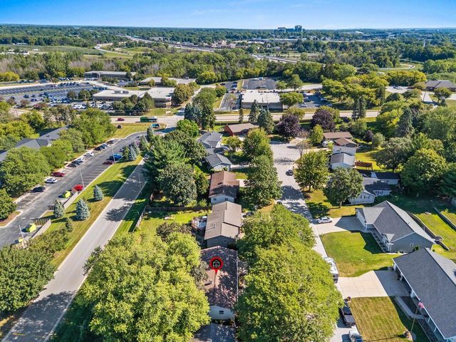 2766 BERKEN COURT, Green Bay, WI 54304