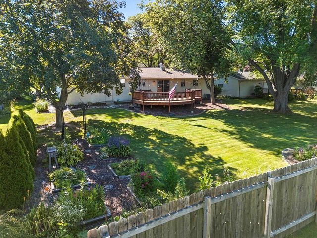 2766 BERKEN COURT, Green Bay, WI 54304