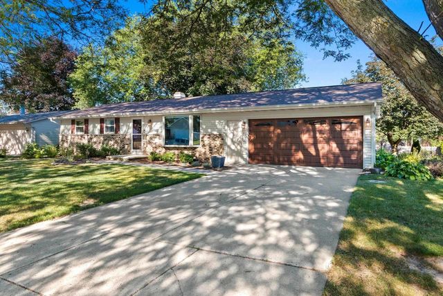 2766 BERKEN COURT, Green Bay, WI 54304