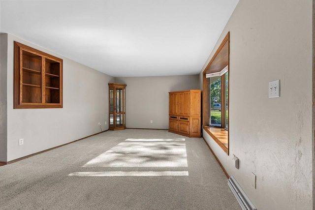2766 BERKEN COURT, Green Bay, WI 54304