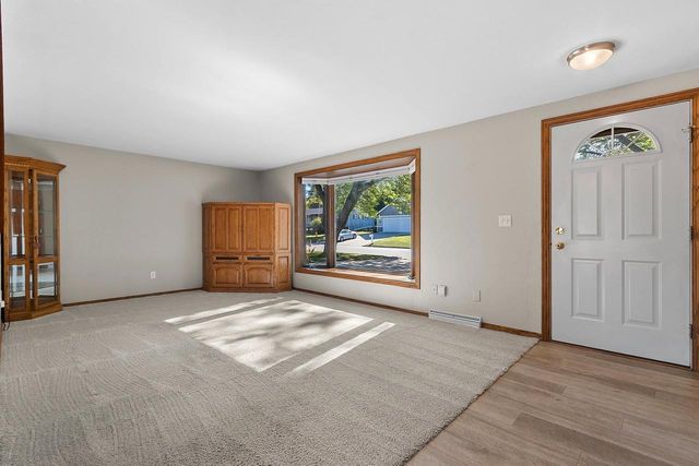 2766 BERKEN COURT, Green Bay, WI 54304