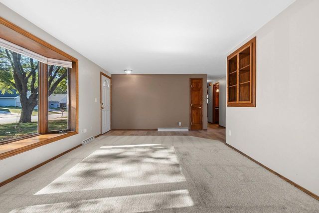 2766 BERKEN COURT, Green Bay, WI 54304