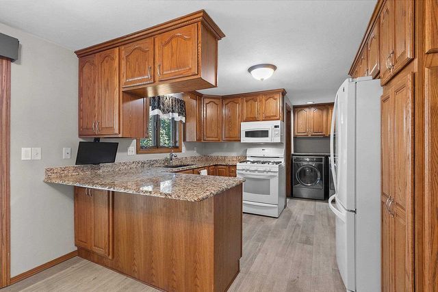 2766 BERKEN COURT, Green Bay, WI 54304