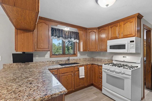 2766 BERKEN COURT, Green Bay, WI 54304