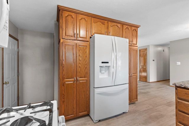 2766 BERKEN COURT, Green Bay, WI 54304