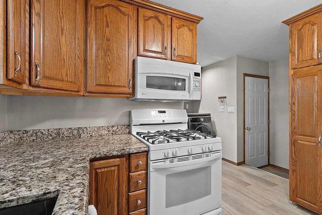 2766 BERKEN COURT, Green Bay, WI 54304
