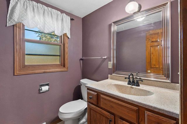 2766 BERKEN COURT, Green Bay, WI 54304