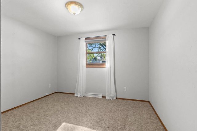 2766 BERKEN COURT, Green Bay, WI 54304