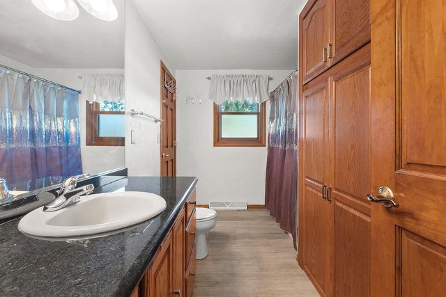 2766 BERKEN COURT, Green Bay, WI 54304