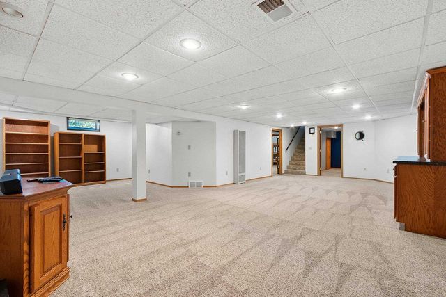 2766 BERKEN COURT, Green Bay, WI 54304