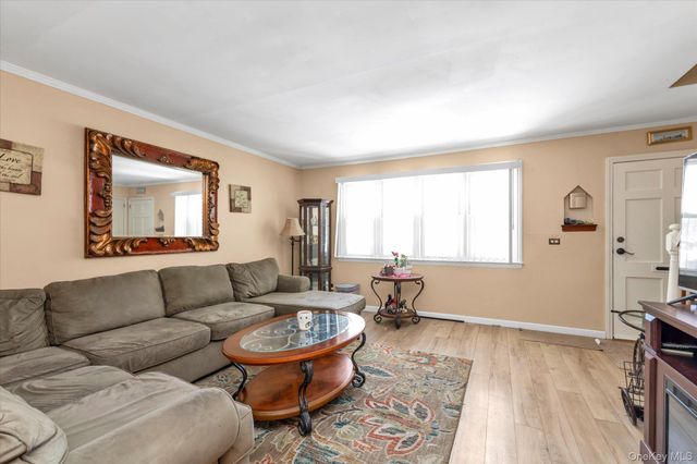 2272 Oxford Street, East Meadow, NY 11554