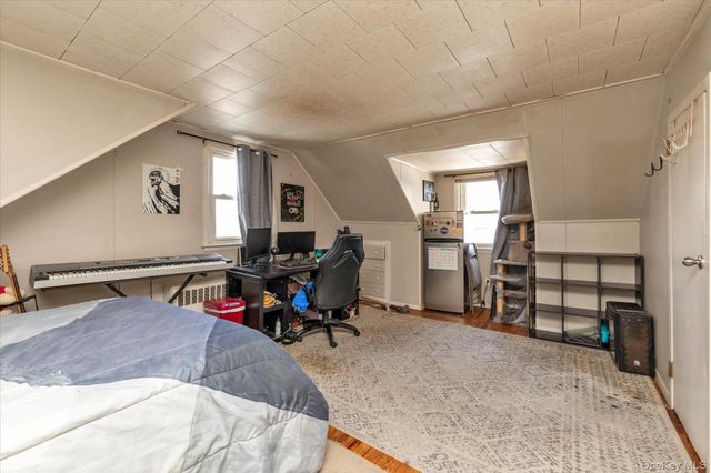 2272 Oxford Street, East Meadow, NY 11554