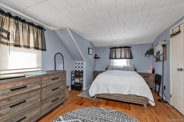 2272 Oxford Street, East Meadow, NY 11554