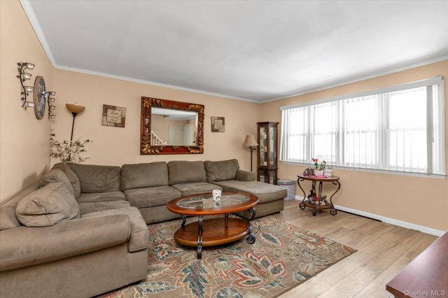 2272 Oxford Street, East Meadow, NY 11554