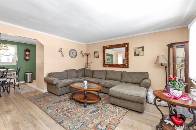 2272 Oxford Street, East Meadow, NY 11554