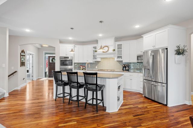 10818 Glenview Place, Champlin, MN 55316