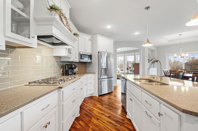 10818 Glenview Place, Champlin, MN 55316