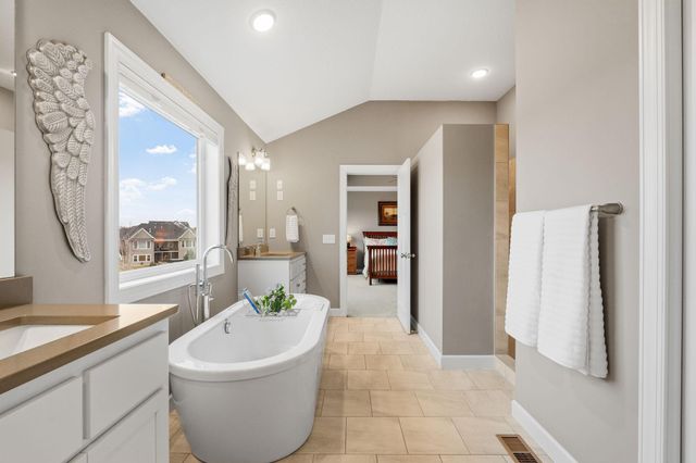 10818 Glenview Place, Champlin, MN 55316