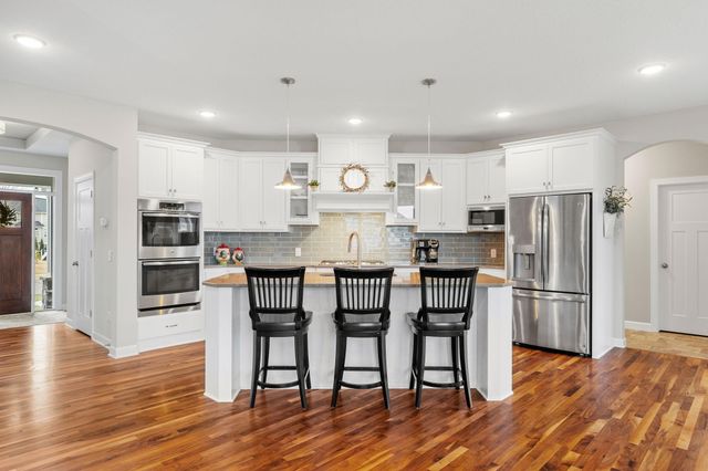 10818 Glenview Place, Champlin, MN 55316