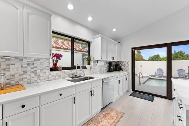 175 Executive Circle, Boynton Beach, FL 33436